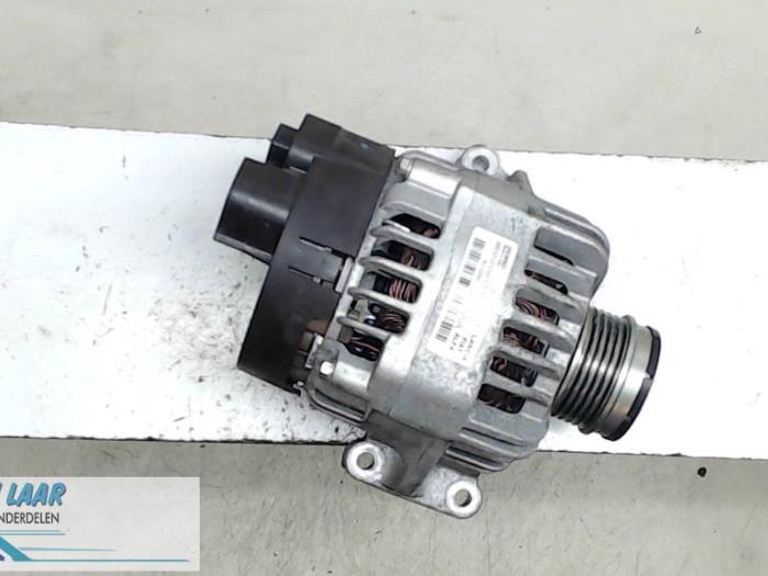 Usagé Dynamo Fiat Punto III (199) 0.9 TwinAir Turbo 100 Prix € 75,00 Règlement à la marge proposé par Autodemontage van de Laar