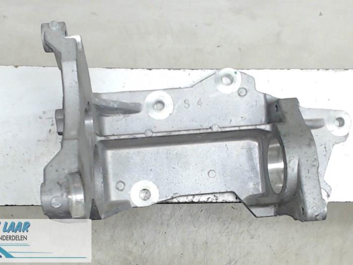 Used Engine mount Renault Koleos I 2.5 16V 4x4 Price € 40,00 Margin scheme offered by Autodemontage van de Laar