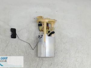 Usados Bomba eléctrica de combustible Renault Espace (RFCJ) 1.6 Energy dCi 160 EDC Precio € 120,00 Norma de margen ofrecido por Autodemontage van de Laar