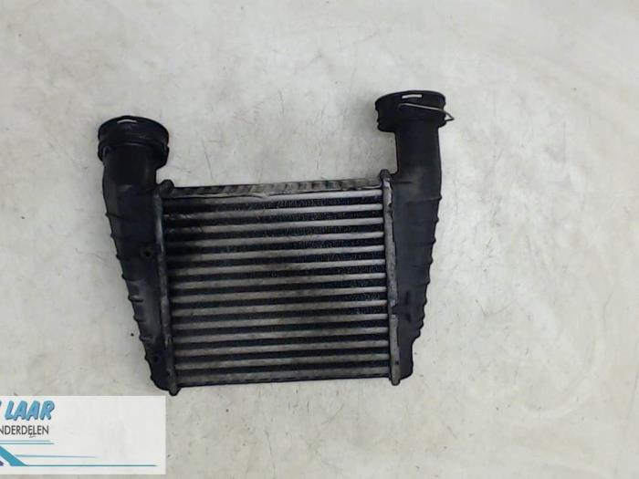 Usados Intercooler Volkswagen Passat Variant (3B6) 2.0 TDI DPF Precio € 90,00 Norma de margen ofrecido por Autodemontage van de Laar