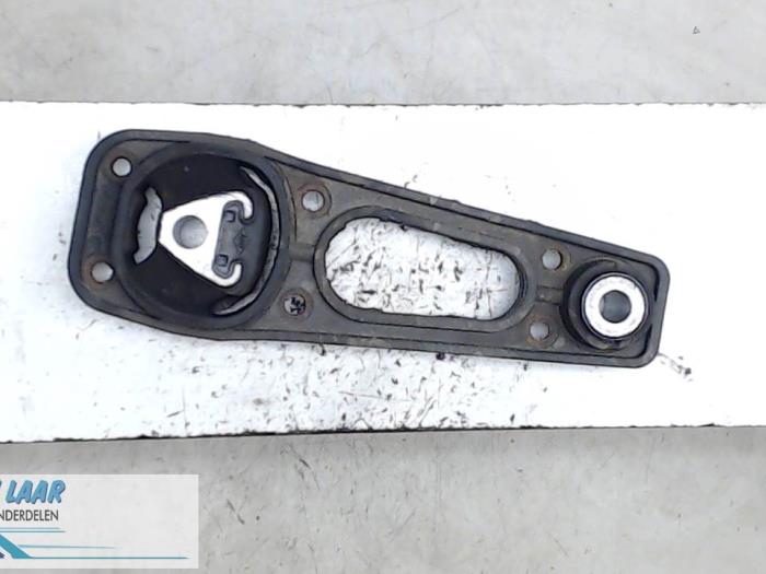 Used Engine mount Dacia Duster (HS) 1.5 dCi 4x4 Price € 50,00 Margin scheme offered by Autodemontage van de Laar