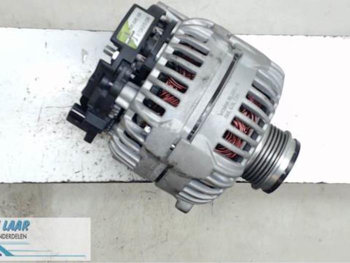 Begagnade Dynamo Volkswagen Passat Variant (3B6) 1.9 TDI 100 Pris € 50,00 Marginaltabell erbjuds av Autodemontage van de Laar