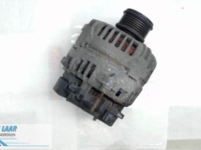 Gebrauchte Dynamo Renault Clio III (BR/CR) 1.5 dCi 70 Preis € 80,00 Margenregelung angeboten von Autodemontage van de Laar