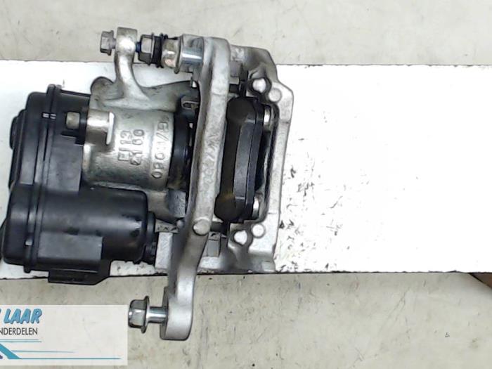 Rear brake calliper, right from a Renault Kadjar (RFEH) 1.5 dCi DPF 2016