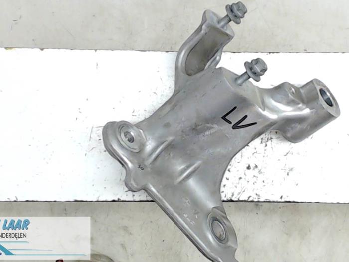 Used Engine mount Renault Megane IV (RFBB) 1.6 Energy dCi 130 Price € 40,00 Margin scheme offered by Autodemontage van de Laar