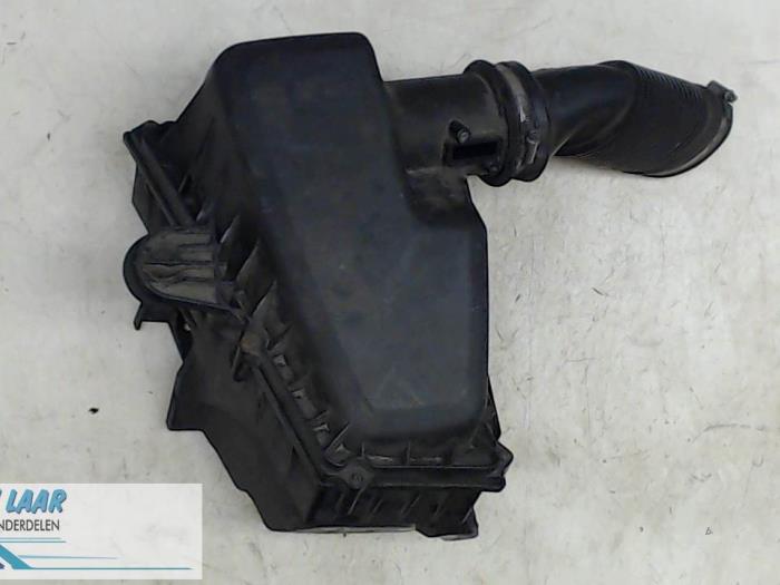 Air box from a Ford Mondeo IV Wagon 2.0 TDCi 140 16V 2008