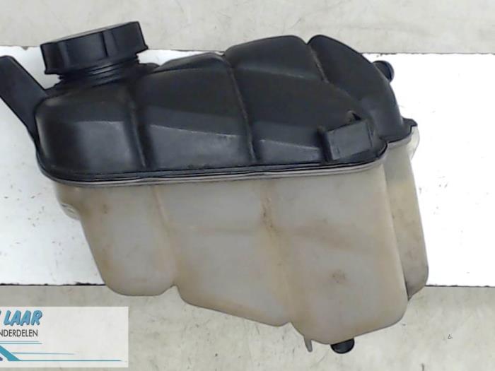 Expansion vessel from a Ford Mondeo IV Wagon 2.0 TDCi 140 16V 2008