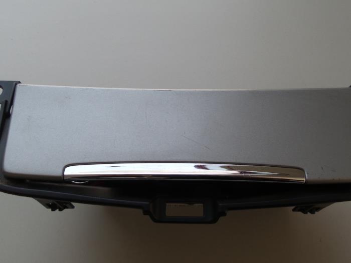 Front ashtray from a Ford Mondeo IV Wagon 2.0 TDCi 140 16V 2008