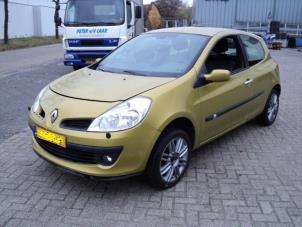 Used Bonnet Renault Clio III (BR/CR) 1.5 dCi 85 Price € 150,00 Margin scheme offered by Autodemontage van de Laar
