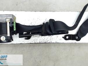 Usagé Ceinture de sécurité avant droite Mercedes C Combi (S203) 2.0 C-180 16V Prix € 60,00 Règlement à la marge proposé par Autodemontage van de Laar