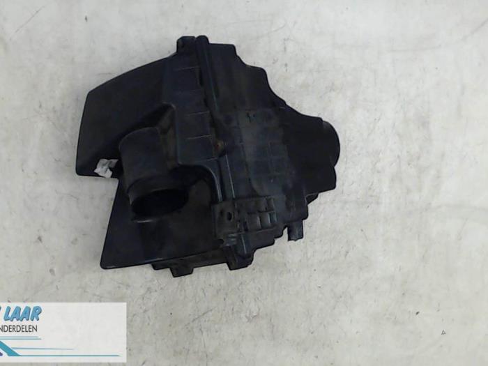 Begagnade Luftfilterhus Ford Focus 2 Wagon 1.4 16V Pris € 40,00 Marginaltabell erbjuds av Autodemontage van de Laar