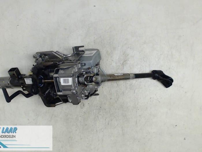 Steering column housing from a Renault Clio III (BR/CR) 1.5 dCi 85 2009