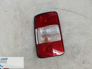 Używane Tylne swiatlo pozycyjne lewe Volkswagen Caddy III (2KA,2KH,2CA,2CH) Cena € 35,00 Procedura marży oferowane przez Autodemontage van de Laar