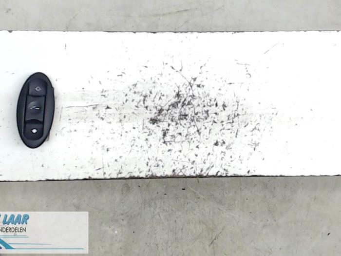 Używane Przelacznik BMW Mini (R50/53) 1.6 16V One Cena € 20,00 Procedura marży oferowane przez Autodemontage van de Laar