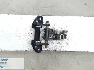 Used Sliding door roller, right Mercedes Sprinter Price € 20,00 Margin scheme offered by Autodemontage van de Laar