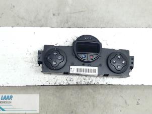 Usados Panel de control de calefacción Renault Megane II (BM/CM) 2.0 16V Precio € 60,00 Norma de margen ofrecido por Autodemontage van de Laar