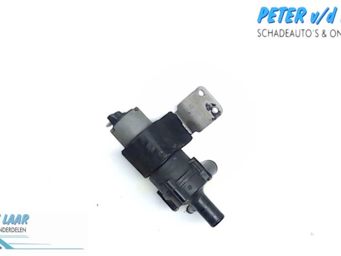 Begagnade Vattenpump Mercedes CLK (C208) 2.0 200 16V Pris € 40,00 Marginaltabell erbjuds av Autodemontage van de Laar