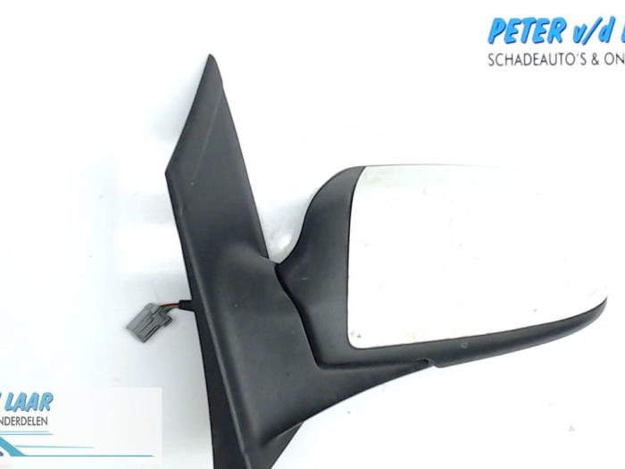 Wing mirror, left from a Ford Focus 2 Wagon 1.6 TDCi 16V 90 2007