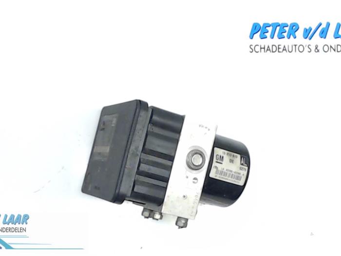 Gebrauchte ABS Pumpe Opel Astra H SW (L35) 1.3 CDTI 16V Ecotec Preis € 140,00 Margenregelung angeboten von Autodemontage van de Laar