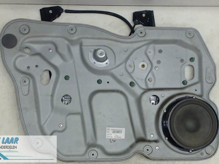 Fenstermechanik 2-türig links vorne van een Volkswagen Caddy III (2KA,2KH,2CA,2CH) 2.0 SDI 2007