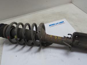 Used Front shock absorber rod, right Mercedes Vito (638.1/2) 2.2 CDI 112 16V Price € 40,00 Margin scheme offered by Autodemontage van de Laar