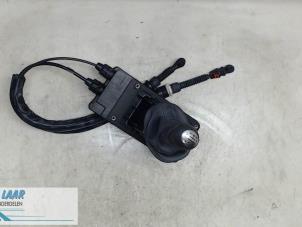 Used Gearbox shift cable Dacia Duster (HS) 1.5 dCi 4x4 Price € 100,00 Margin scheme offered by Autodemontage van de Laar