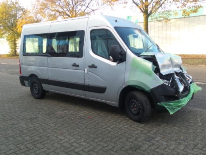 Używane Podsufitka Renault Master III (FV) 2.3 dCi 110 16V FWD Cena na żądanie oferowane przez Autodemontage van de Laar