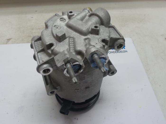 Air conditioning pump Ford Fiesta - 2025777 C12HDEZ FOMOCO