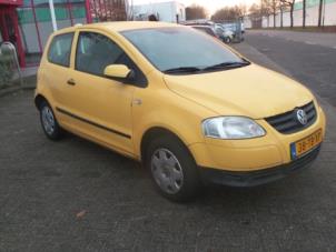 Used Bonnet Hinge Volkswagen Fox (5Z) 1.2 Price € 25,00 Margin scheme offered by Autodemontage van de Laar
