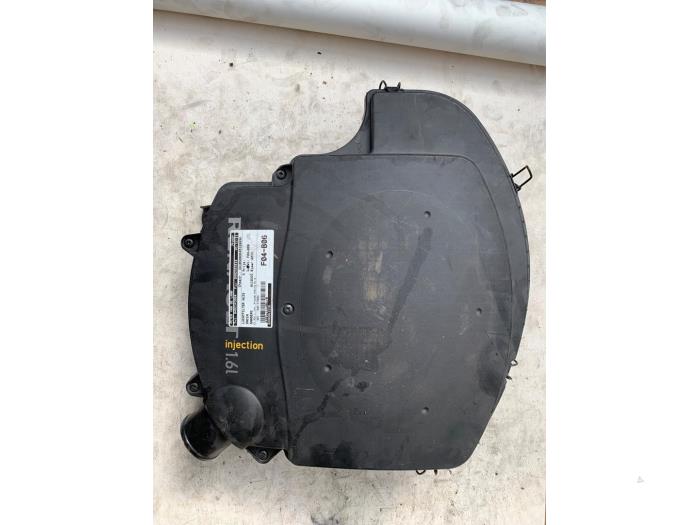 Begagnade Luftfilterhus Dacia Sandero I (BS) 1.6 MPI 85 Pris € 50,00 Marginaltabell erbjuds av Autodemontage van de Laar