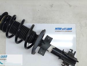 Used Front shock absorber rod, left Renault Master IV (MA/MB/MC/MD/MH/MF/MG/MH) 2.3 dCi 16V Price € 120,00 Margin scheme offered by Autodemontage van de Laar