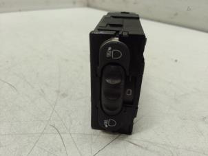 Used AIH headlight switch Renault Master IV (MA/MB/MC/MD/MH/MF/MG/MH) 2.3 dCi 16V Price € 24,20 Inclusive VAT offered by Autodemontage van de Laar
