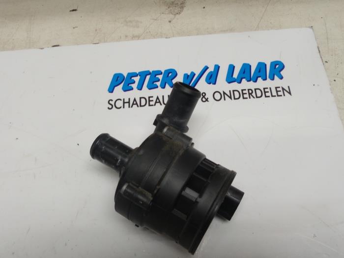 Usagé Pompe à eau Renault Master III (MA/MB/MC/MD/MH/MF/MG/MH) 2.3 dCi 16V Prix sur demande proposé par Autodemontage van de Laar