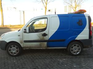 Used Door 4-door, front left Fiat Doblo Cargo (223) 1.3 D 16V Multijet Price € 150,00 Margin scheme offered by Autodemontage van de Laar