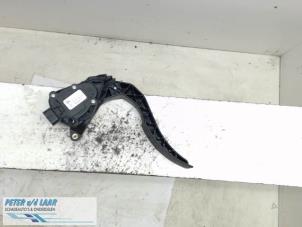 Used Accelerator pedal Renault Clio IV (5R) 0.9 Energy TCE 90 12V Price € 70,00 Margin scheme offered by Autodemontage van de Laar