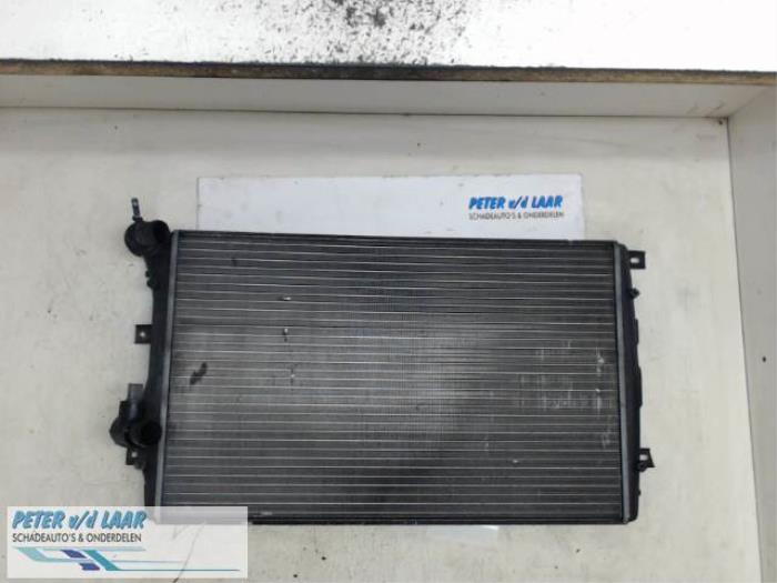 Used Radiator Volkswagen Golf V (1K1) 1.9 TDI Price € 35,00 Margin scheme offered by Autodemontage van de Laar