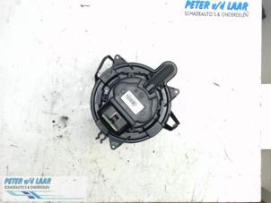 Used Heating and ventilation fan motor Renault Clio IV (5R) 1.2 16V Price € 50,00 Margin scheme offered by Autodemontage van de Laar