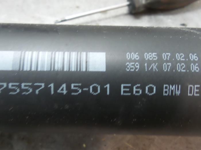 Używane Pólwal BMW 5 serie (E60) 550i 32V Cena € 150,00 Procedura marży oferowane przez Autodemontage van de Laar