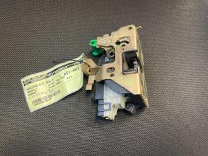 Used Sliding door lock mechanism, right Renault Kangoo Price € 40,00 Margin scheme offered by Autodemontage van de Laar
