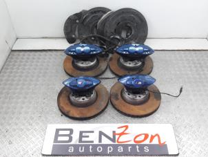 Usados Pinza de freno derecha delante BMW 1-Serie Precio de solicitud ofrecido por Benzon Autodemontage