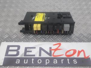 Used Fuse box Mercedes E-Klasse Price on request offered by Benzon Autodemontage
