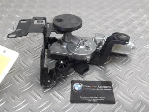 Usados Motor de limpiaparabrisas detrás BMW 3-Serie Precio de solicitud ofrecido por Benzon Autodemontage