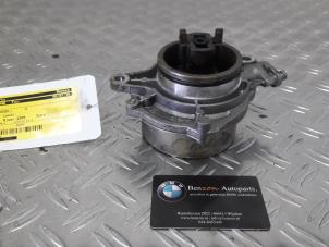 Used Vacuum pump (diesel) BMW 5-Serie Price on request offered by Benzon Autodemontage