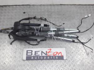 Used Tailgate hinge BMW 5-Serie Price on request offered by Benzon Autodemontage