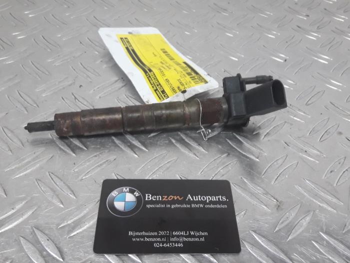 Injector (diesel) from a BMW 3-Serie 2008