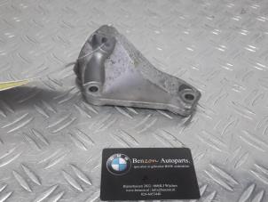 Used Diesel pump bracket BMW 5-Serie Price on request offered by Benzon Autodemontage