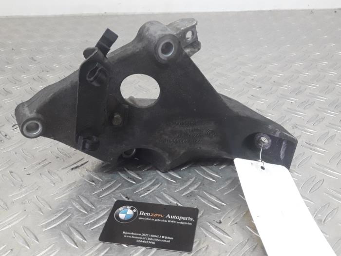 Engine mount from a BMW 3-Serie 2011