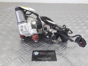 Used Hydraulic valve unit BMW 5-Serie Price on request offered by Benzon Autodemontage