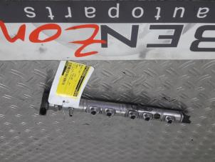 Used Fuel injector nozzle BMW 3-Serie Price on request offered by Benzon Autodemontage