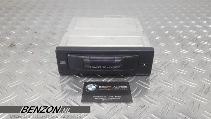 Używane Zmieniarka CD BMW 6-Serie Cena na żądanie oferowane przez Benzon Autodemontage